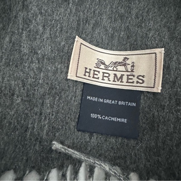 HERMES NEW unisex Double Sided Cashmere Men's Scarf Muffler Light Grey/Dark Grey - Picture 4 of 8